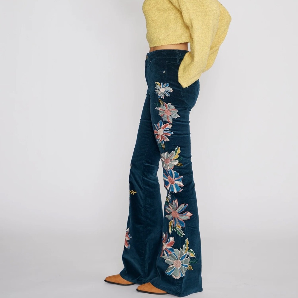 NWT DRIFTWOOD ELECTIC CORDUROY FARRAH JEANS - SIZE 28 - Picture 2 of 8